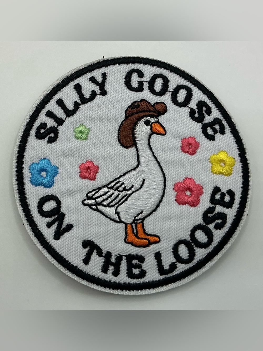 TACTICAL MORAL HOOK & LOOP EMBROIDERED PATCH SILLY GOOSE ON THE LOOSE